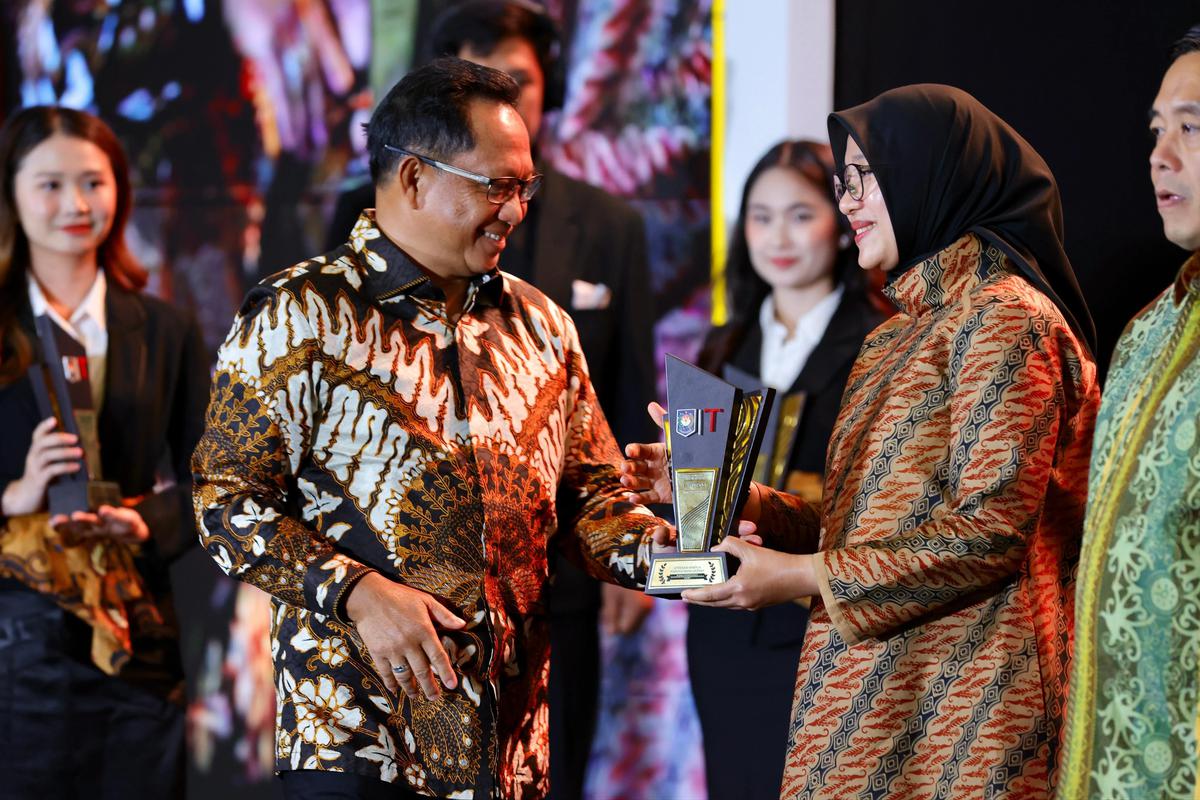 Kementerian Dalam Negeri menganugerahkan Pemerintah Kabupaten Banyuwangi penghargaan atas tata kelola penyelenggaraan pemerintahan daerah terbaik.