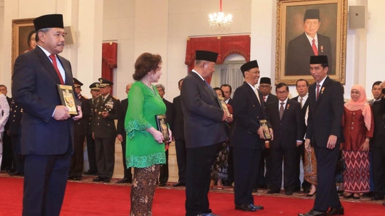 Jokowi anugerahkan gelar pahlawan nasional kepada lima tokoh berjasa