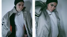 Inilah potret Sivia Azizah saat mengumumkan kabar kehamilannya. Wanita 25 tahun itu tampil sporty sambil memamerkan baby bump-nya. Ia mengenakan jaket abu-abu dipadukan t-shirt Nike warna putih. Tak ketinggalan hijab gaya turban warna hitam sesuai ciri khasnya. (Liputan6.com/IG/@siviazizah)