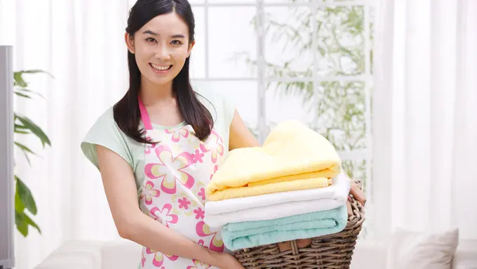 Setia Menemani Keluarga Indonesia Selama 43 Tahun, Apa Sih yang Bikin Para Ibu Lebih Memilih Soklin Detergent?