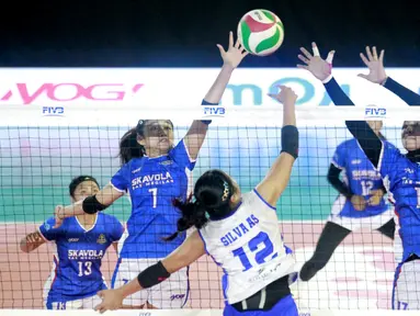Delapan tim putra dan delapan putri memastikan lolos ke babak perempat final Kejurnas Antarklub Livoli Divisi I Tahun 2025 usai mengalahkan lawan-lawannya di perdelapan final yang berlangsung di Sport Center Lamongan dan Lapangan Tenis Disorda Lamongan, Kamis (30/10/2025). (Dok. PBVSI)