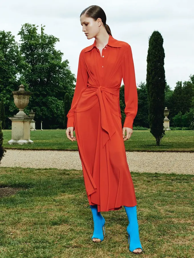 Koleksi Pakaian Victoria Beckham Edisi Valentine/Instagram @victoriabeckham