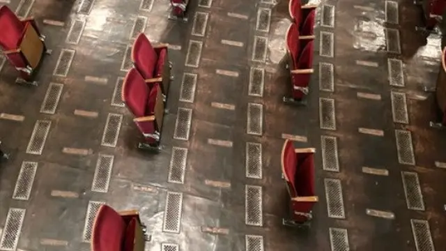 teater di jerman atur jarak aman penonton