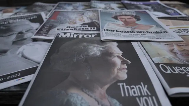 Wajah Ratu Inggris Elizabeth II yang Meninggal di Usia 96 Hiasi Surat Kabar
