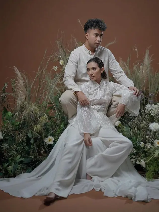 Pakai Kimono, Ini 6 Potret Terbaru Prewedding Vidi Aldiano dan Sheila Dara