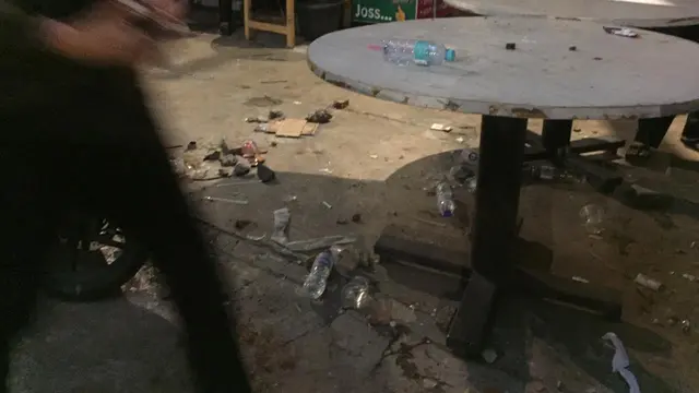 Lokasi bentrok antara Jakmania dengan suporter PSM Makassar di kawasan Tebet, Jakarta, Selasa malam (6/8/2019).(Liputan6.com/ Muhammad Radityo Priyasmoro)