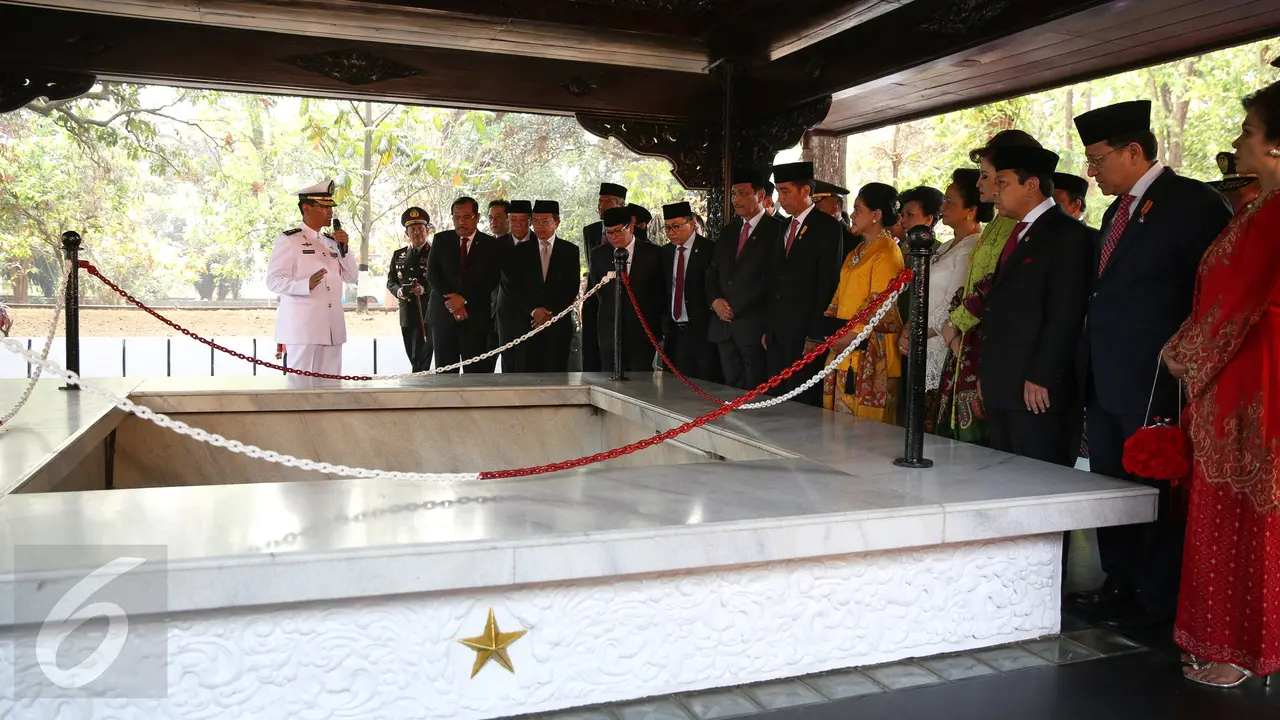 20151001-Gagahnya Jokowi Saat Pimpin Upacara Kesaktian Pancasila-Jakarta