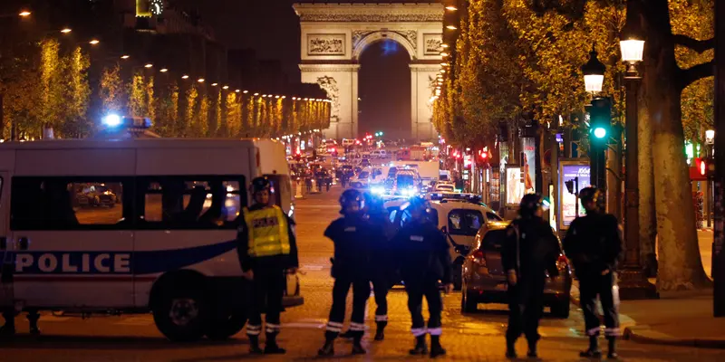 20170420-Penembakan di Champs Elysees Paris-AP