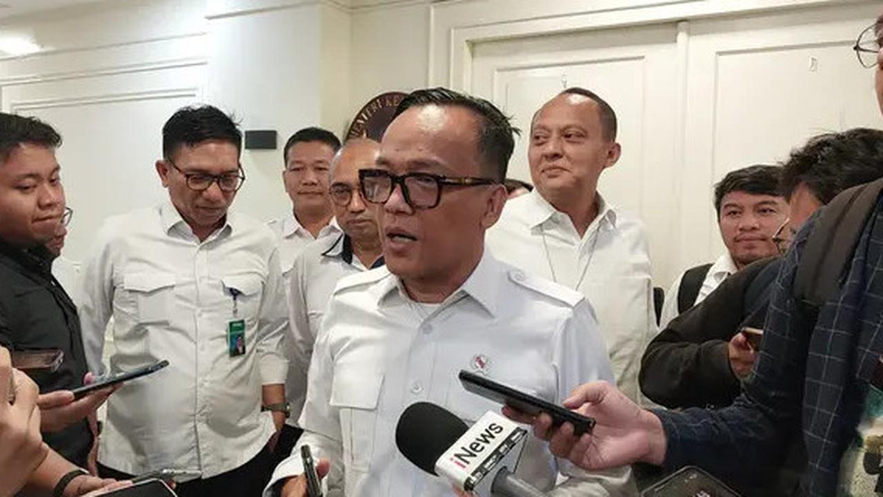 VIDEO: Sidak Penahanan Ijazah, Wamenaker "Orang Mencemooh Saya, Kok Sekelas Wakil Menteri Urus Beginian"