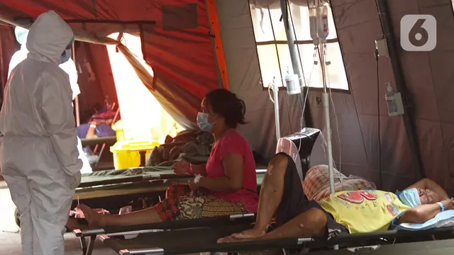 RSUD BEKASI MENDIRIKAN TENDA