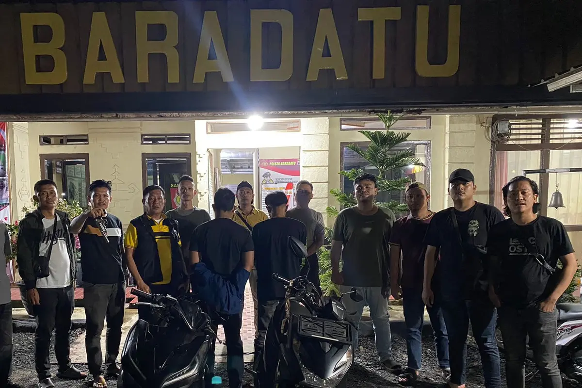 Polisi menangkap seorang pelaku begal bermodus jual beli sepeda motor melalui media sosial akhirnya berhasil ditangkap polisi di Kabupaten Way Kanan, Lampung.
