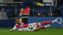 PSG bahkan harus tertinggal dua gol terlebih dahulu melalui Maghnes Akliouche (27') dan Aleksandr Golovin (55'). (AP Photo/Thibault Camus)