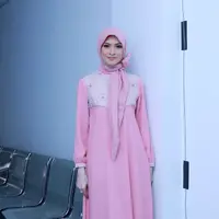 Donita merasa nyaman mengenakan hijab (Galih W Satria/Bintang.com)