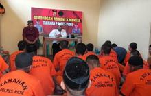 Perwira Polisi Mendadak Kumpulkan Tahanan, Tegas Tanya "Masih Ada yang Dipalak, Dimintai Iuran?"