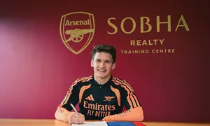 Arsenal memperkenalkan winger asal Yunani, Christos Tzolis. (Doc Arsenal)