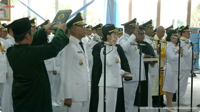 Pengambilan sumpah jabatan saat pelantikan kepala daerah oleh Presiden Prabowo Subianto di Istana Kepresidenan Jakarta, Kamis (20/2/2025).