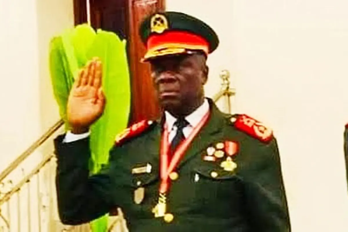 Foto yang diambil dari video TGB Guinea-Bissau ini menunjukkan pemimpin junta baru, Jenderal Horta Inta-A, sedang mengucapkan sumpah jabatan di Bissau, Guinea-Bissau, pada Kamis (27/11/2025).