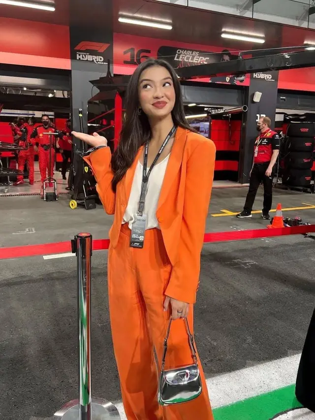 Inspirasi Outfit Blazer Ala Raline Shah