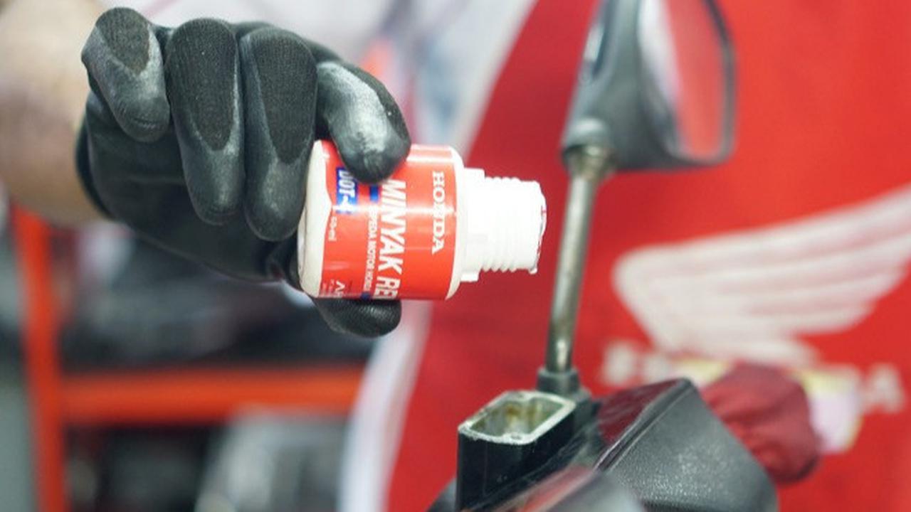 Kebiasaan Ini Dapat Mempercepat Kerusakan Minyak Rem Motor