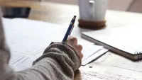 Ilustrasi kerja keras, belajar. (Photo by bruce mars on Unsplash)