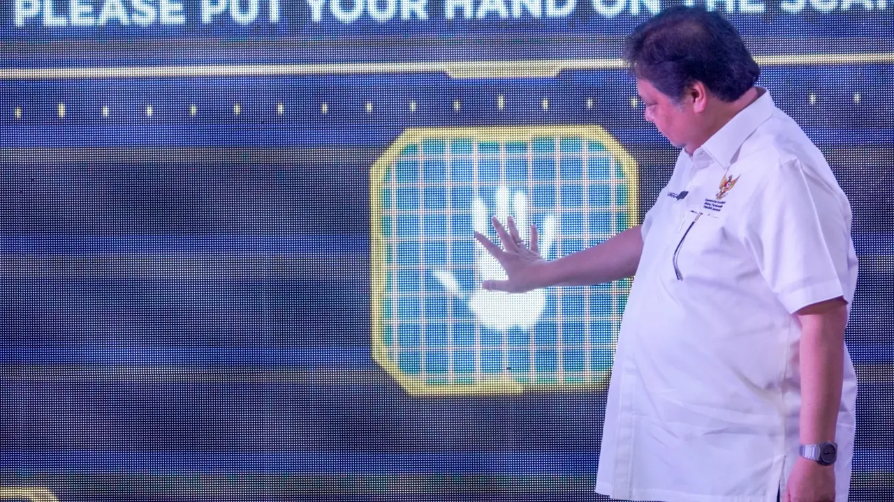 Menteri Koordinator Bidang Perekonomian Airlangga Hartarto meluncurkan Program Sewindu PSN.