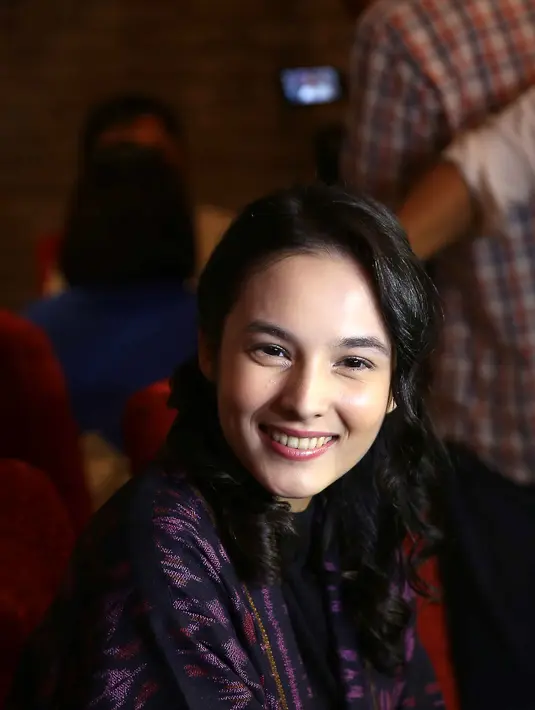 Chelsea Islan diharuskan untuk bisa berbahasa Jerman, diakui oleh pemeran serial ‘Tetangga Masa Gitu’ ini jika karakter Ilona yang diperankannya dalam film ‘Rudy Habibie’ ini berbeda dari karakter di film-film sebelumnya. (Nurwahyunan/Bintang.com)
