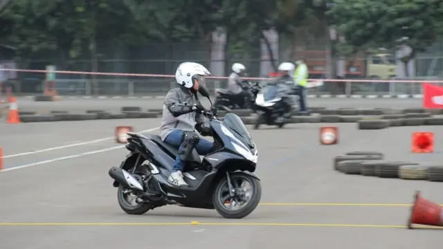 Honda PCX Hybrid