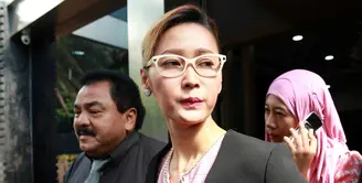 Pedangdut Inul Daratisa kesal dengan ulah Andar Situmorang yang menyebut dirinya memiliki suami berwarganegara Korea. (Deki Prayoga/Bintang.com)