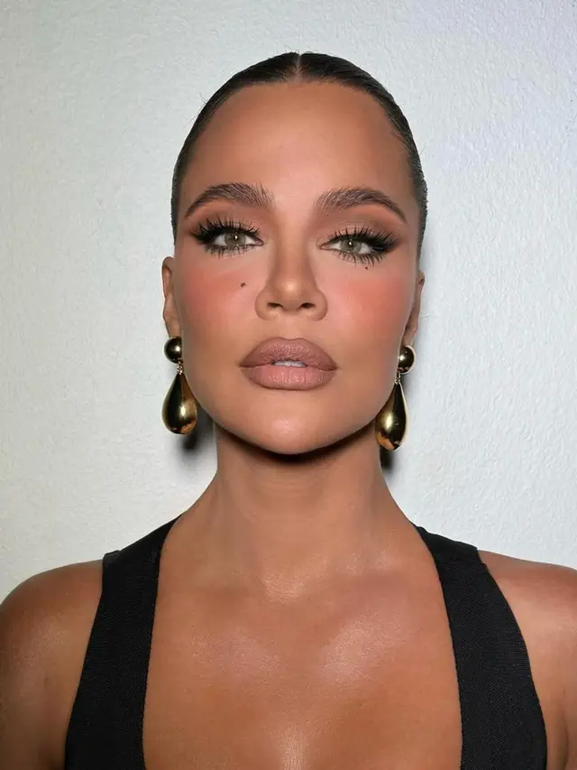 Pipi Khloe Kardashian Sempat Boncel, Ternyata Efek Pengangkatan Tumor Kulit