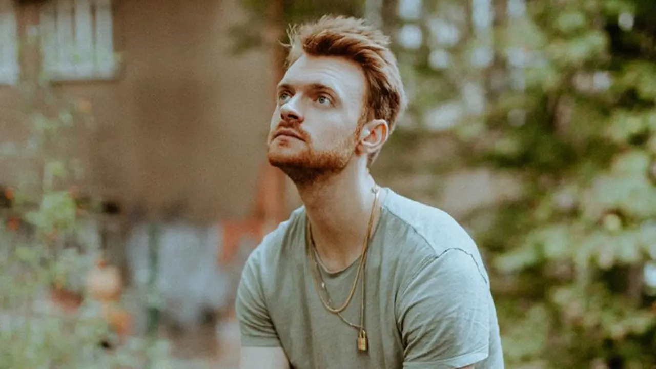 FOTO: Sosok Finneas O'Connell, Kakak Billie Eilish yang Tampan dan Berbakat
