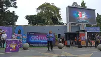 Walikota Bandung, Yana Mulyana, tengah mengadakan konferensi pers di Taman Cikapayang Dago, Jalan Ir. Djuanda Kota Bandung, Jumat, 17 Juni 2022. (Liputan6.com/Arie Nugraha)