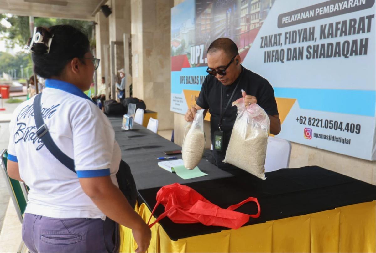 FOTO: Pembayaran Zakat Fitrah Jelang Hari Raya Idul Fitri di Masjid Istiqlal