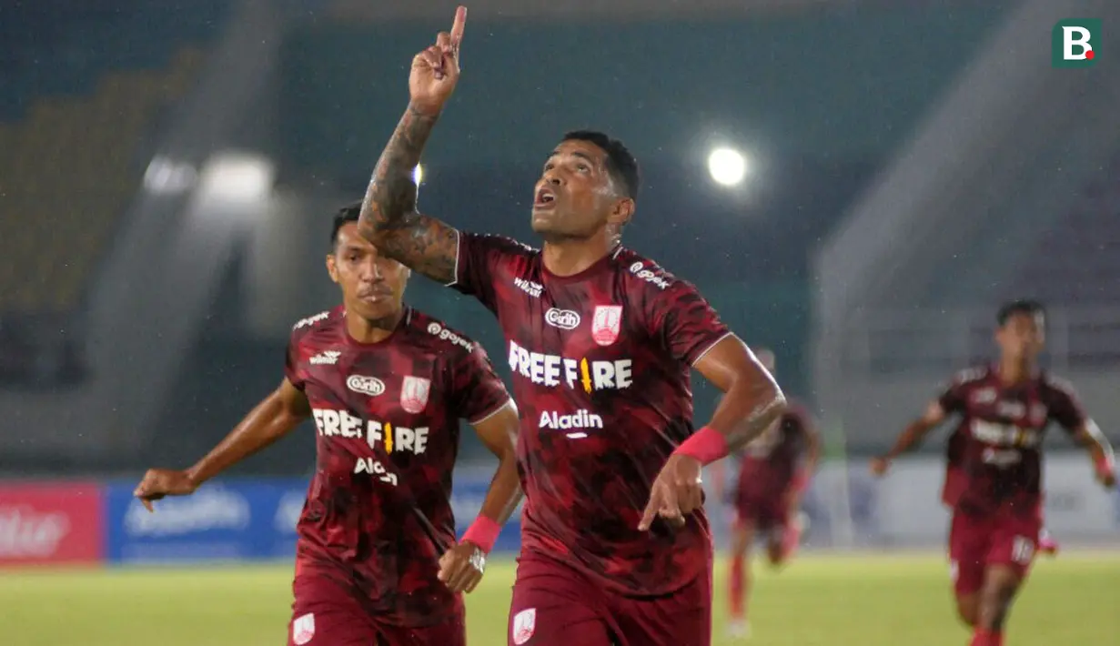 Persis Solo sukses meraih kemenangan di laga pembuka Liga 2 musim 2021/2022 melawan PSG Pati. Dua gol Persis Solo diciptakan oleh Beto Goncalves pada menit ke-19 dan Eky Taufik pada menit ke-22. (Bola.com/Vincentius Atmaja)