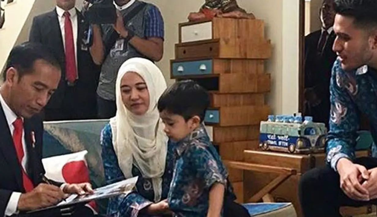 Presiden Jokowi menyempatkan mengucapkan berbela sungkawa lantaran saat politisi dan aktor Sys NS meninggal dunia, Jokowi sedang dalam kunjungan ke beberapa negara. (Instagram/ triawanmunaf)