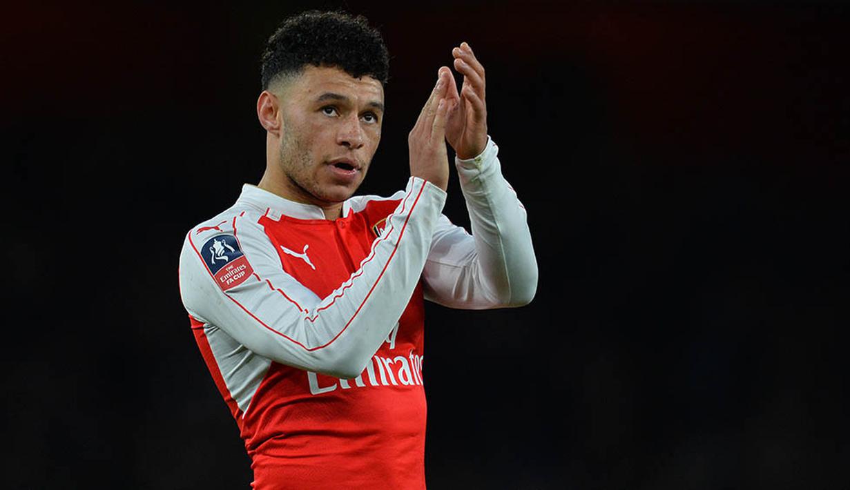 1. Alex Oxlade-Chamberlain, gelandang serang ini diprediksi akan meninggalkan Arsenal guna bergabung dengan Manchester City atau Chelsea. (AFP/Glyn Kirk) 