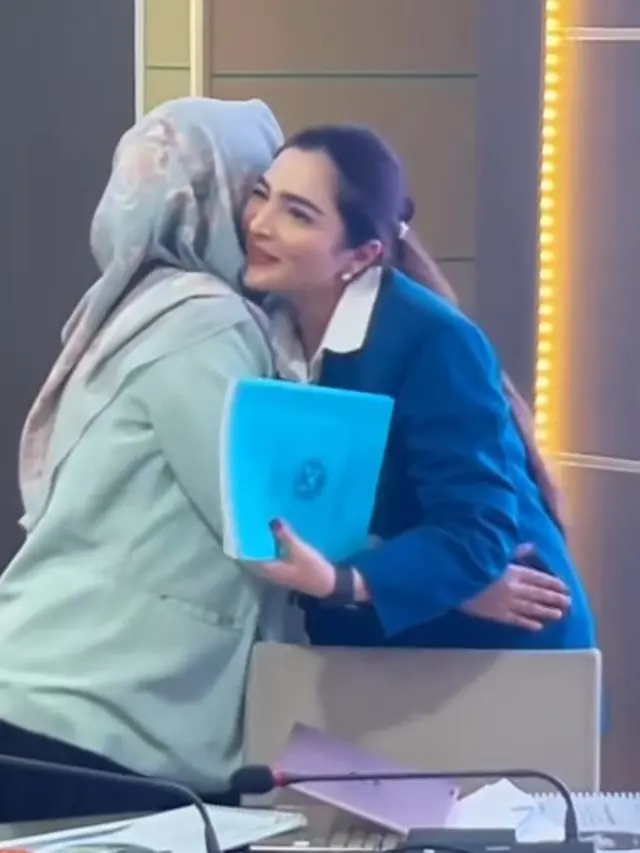 Ashanty saat sidang proposal disertasi (Instagram/ashanty_ash)