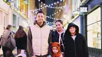 Potret Liburan Akhir Tahun Keluarga Raffi Nagita, Ajak Baby Lily ke London