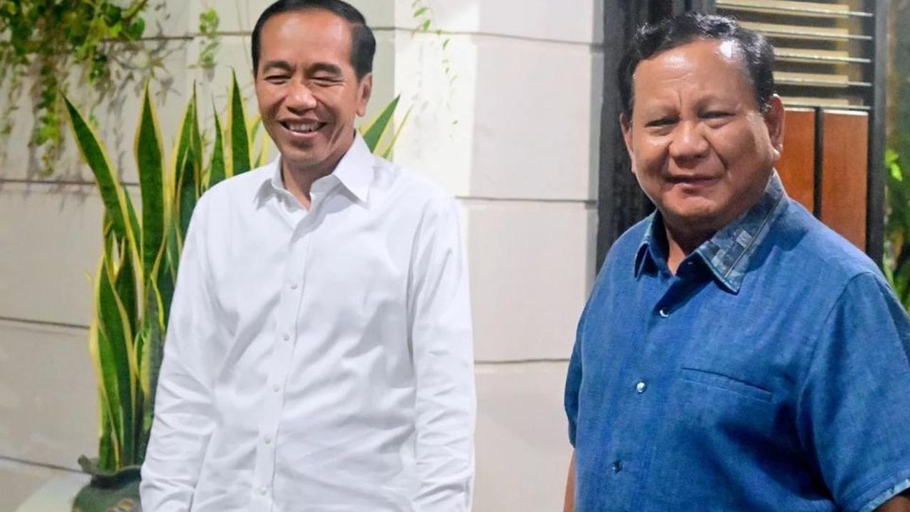 VIDEO: Presiden Prabowo Ke Solo Temui Jokowi, Diantar Pulang Sampai Depan Pesawat Kepresidenan