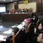 Suasana sidang Terdakwa Jessica Kumala Wongso kasus kopi maut di PN Jakarta Pusat, Rabu (10/8). Rekaman tersebut memperlihatkan sebelum dan sesudah kejadian di Cafe Olivier. (Liputan6.com/Helmi Afandi)