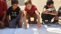 Tangis Anak Palestina Iringi Pemakaman Korban Serangan Israel