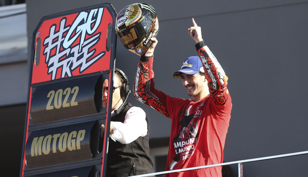 Bagnaia finis kesembilan dalam Seri Valencia di Sirkuit Ricardo Tormo, Spanyol, Minggu (6/11/2022). (AP/Alberto Saiz)