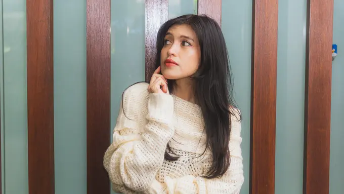 wanita februari menjalani hidup