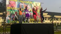 Redam Konflik, TNI-Polri Senam Bareng 'Sakitnya Tuh di Sini'