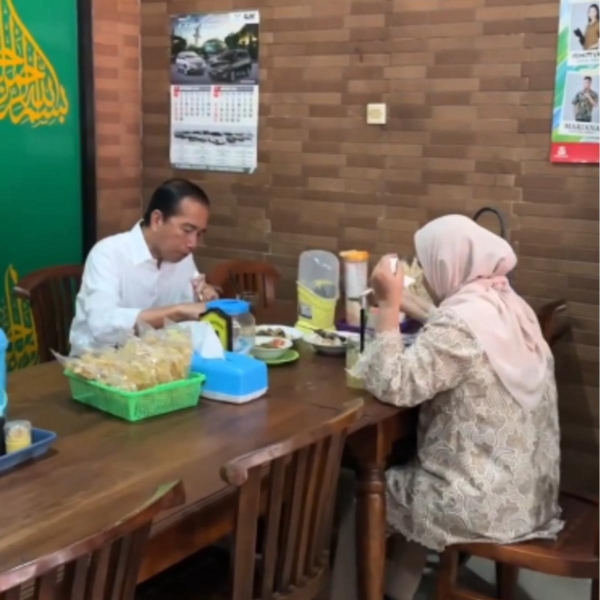 Jokowi makan berdua dengan Iriana setelah purnatugas sebagai presiden