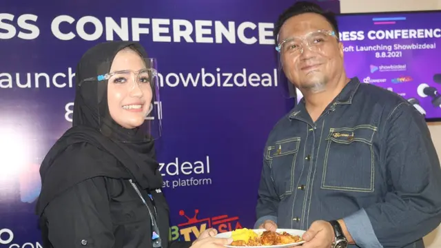 Rizka Ayu Silvia dan Faisal Bani CEO PT Connexist