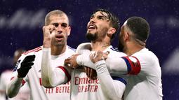 Lucas Paqueta didatangkan AC Milan usai tampil memukau bersama Flamengo pada 2019 lalu. Ditebus dengan harga 38,4 juta euro, Paqueta gagal tampil konsisten dan merasa tertekan. Satu setengah musim kemudian, ia memutuskan hengkang menuju Olimpique Lyon dan berhasil tampil impresif. (AFP/Jeff Pachoud)