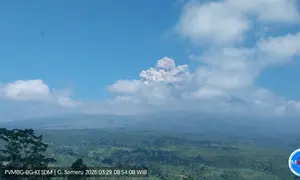 Gunung Semeru di perbatasan Kabupaten Lumajang dan Malang, Jawa Timur, kembali mengalami erupsi, hingga hari ini, Minggu (29/3/2026). (Liputan6.com/ Dok PVMBG)