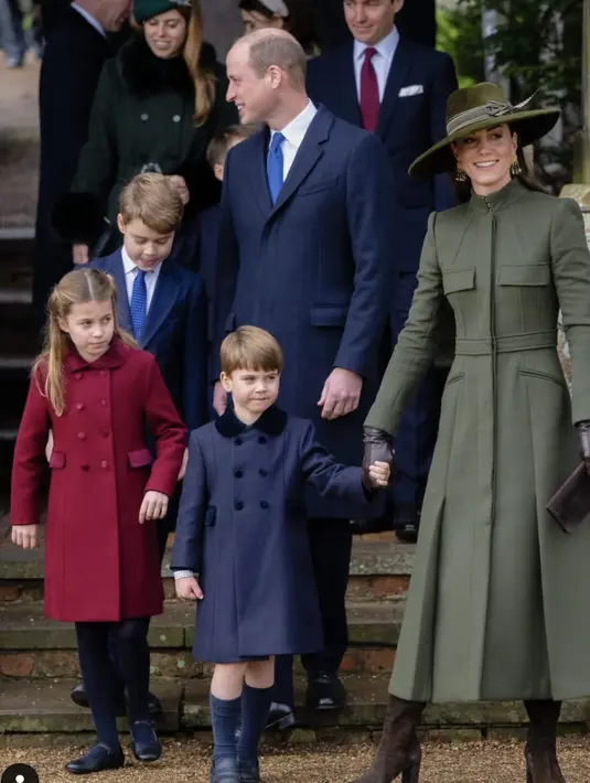 Penampilan Princess Charlotte semakin memukau. Dalam berbusana ia selalu hadirkan tampilan yang begitu memikat. [Foto: Instagram/ TheWales_Family]