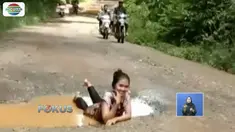 Sindiran unik berbentuk foto jalanan rusak di Batumara, Ogan Komering Ulu, Sumatera Selatan, direspon Gubernur Sumsel Herman Daru.