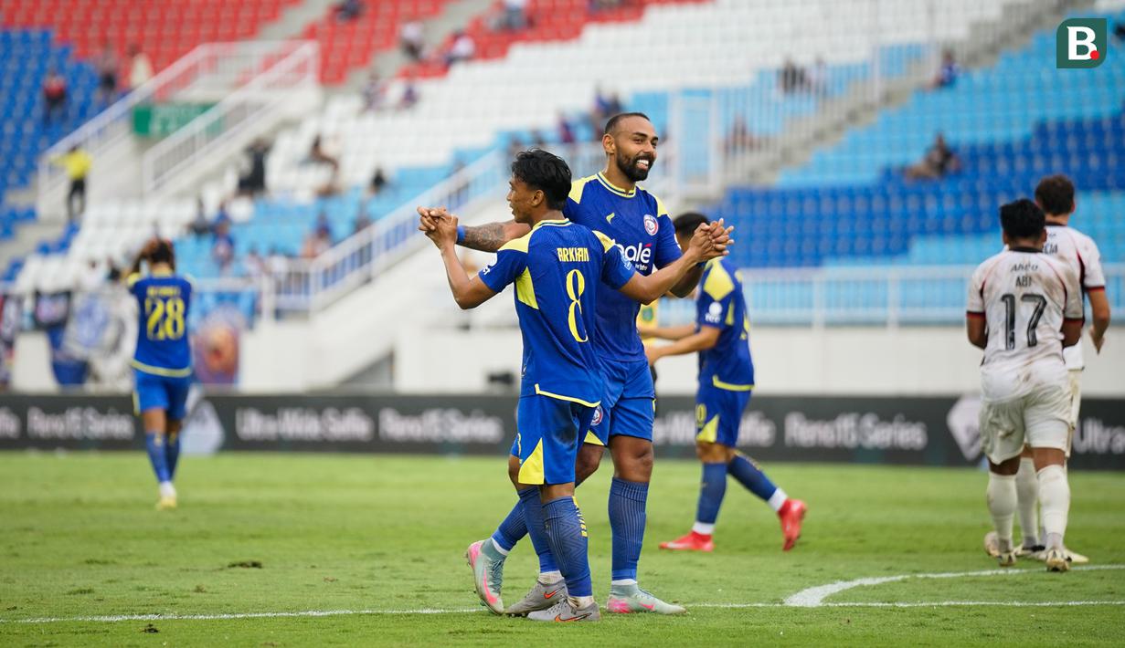 Arema FC berhasil meraih kemenangan 2-1 atas Persik Kediri pada laga pekan ke-17 BRI Super League musim ini di Stadion Kanjuruhan, Minggu (11/1/2026) sore WIB. (Bola.com/Iwan Setiawan)